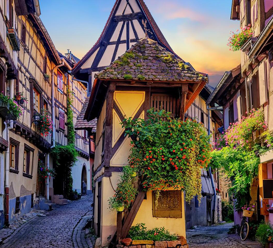 Eguisheim, village pittoresque de la route des vins d'Alsace