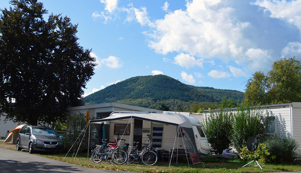 Tent pitches at the campsite le Médiéval in Turckheim