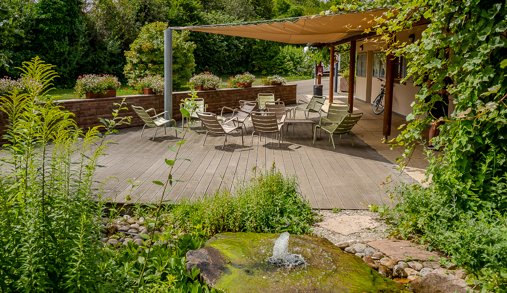 Wohnmobilstellplatz des Campingplatzes Le Vallon de l'Ehnen im Elsass in Obernai